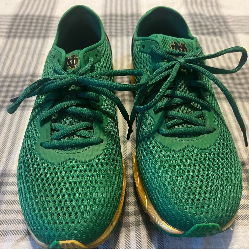 Notre Dame Fighting Irish Women’s Under Armour Green HOVR Sonic 5 Shoes